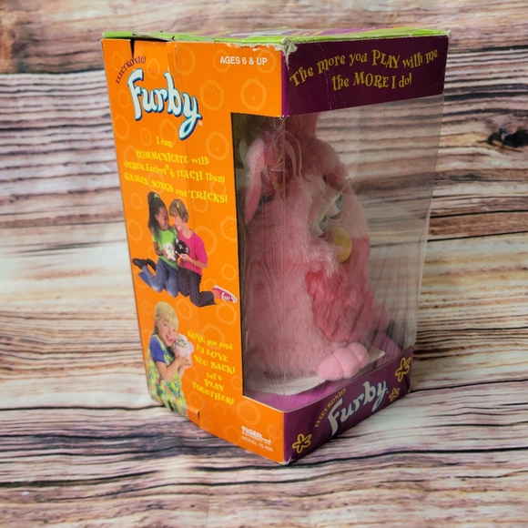 **SUPER RARE** 1999 FURBY with Box! 🤩 - Picture 4 of 16